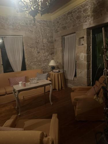 Гостиная зона в Venerato Traditional Villa