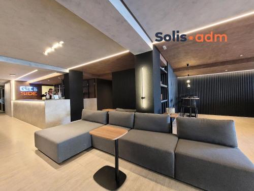 Χώρος καθιστικού στο Lindo Flat com 2 camas casal a 50m da praia