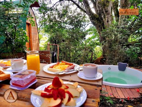 Comida en o cerca de este camping