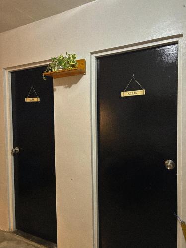 Φωτογραφία από το άλμπουμ του Beach room for 2 at Dallúyon Beach House σε Dalumpinas Oeste