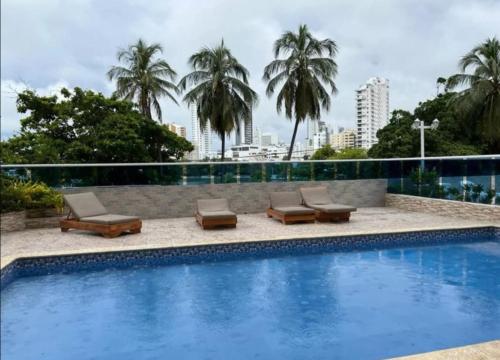 Бассейн в Nuevo Conquistador piso 17 или поблизости