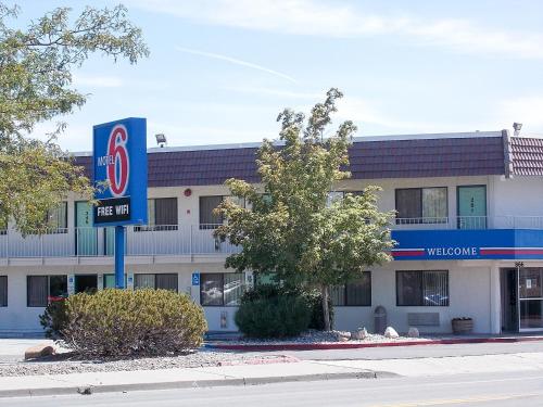 a welcome sign in front of a building at Motel 6-Reno, NV - Livestock Events Center in Reno