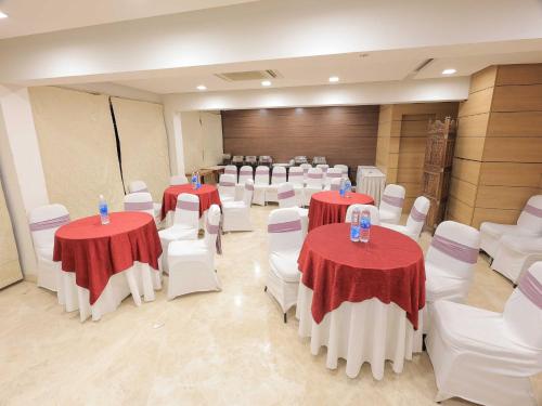 Fotografie z fotogalerie ubytování Palette Hotel Surya Vadodara v destinaci Vadódara