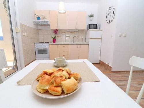 Apartments Mediterranean House - Two Bedroom Apartment with Terrace and Sea View