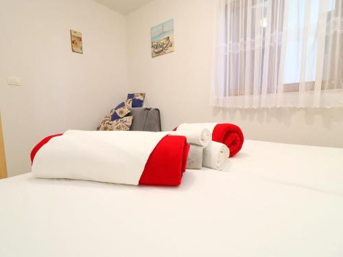 Seaside Apartments Hrka - Standard One Bedroom Apartment with Terrace and Sea View 2