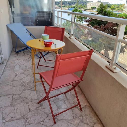 Le Perroquet Appart' aux Sablettes plage parking