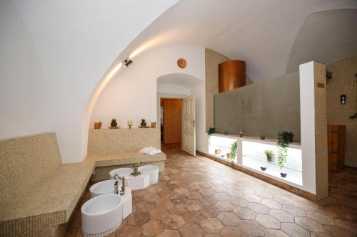 Un baño de Hotel Klášter Želiv