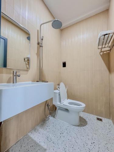 Koupelna v ubytování ChanKy Hotel Dao Phu Quy