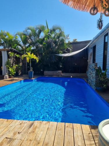 La alberca dentro o cerca de Zananas Bungalow privé chez l'habitant
