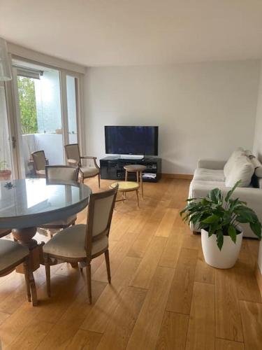 Photo de la galerie de l'établissement appart Porte de Paris av garage, à Lille