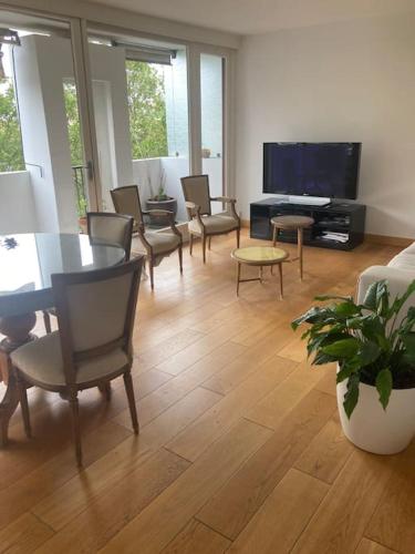 appart Porte de Paris av garage