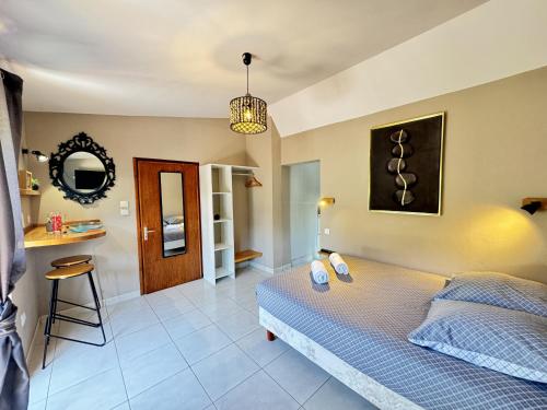 L'Abbaye de l'Epau - Jardin - Rivière