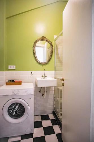 Plaka Vintage Apartment