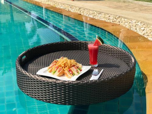 Makanan di atau berdekatan apartmen