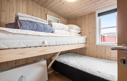Ένα ή περισσότερα κρεβάτια σε δωμάτιο στο 2 Bedroom Cozy Home In Esbjerg V