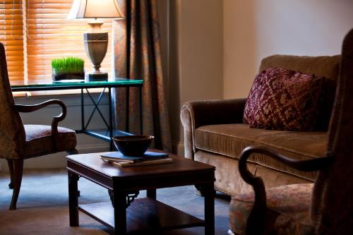 Hotel Lombardy Image