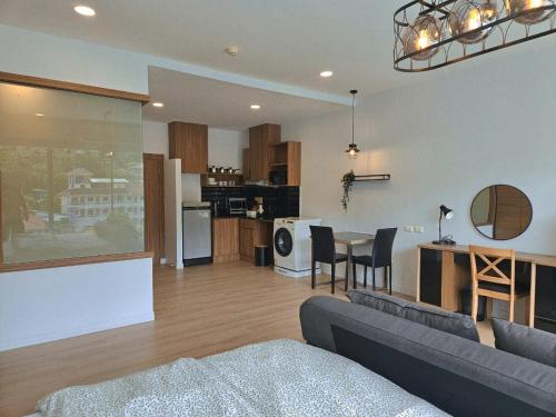 Η κουζίνα ή μικρή κουζίνα στο The Olive Studio Room at Chic Condominium