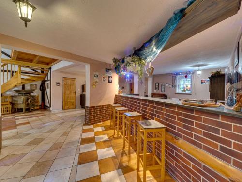 Εστιατόριο ή άλλο μέρος για φαγητό στο Holiday Home Gościniec Pod Dwoma Sercami by Interhome