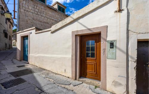Lovely Apartment In Split With Wifi
