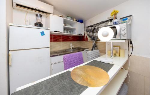 Lovely Apartment In Split With Wifi