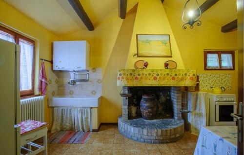 Ένα μπάνιο στο Nice Home In Cartoceto With Wifi