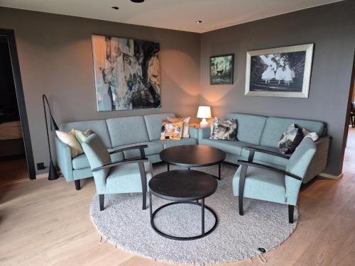 Imagen de la galería de New and trendy home with fjord view, en Ranheim