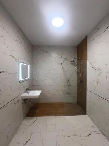 Ένα μπάνιο στο Hotel Towarowa 24