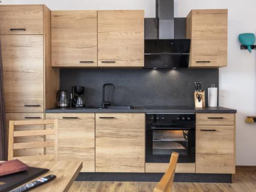 Η κουζίνα ή μικρή κουζίνα στο Apartment Seeblick by Interhome