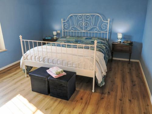 Ένα ή περισσότερα κρεβάτια σε δωμάτιο στο Holiday Home delle Maschere by Interhome