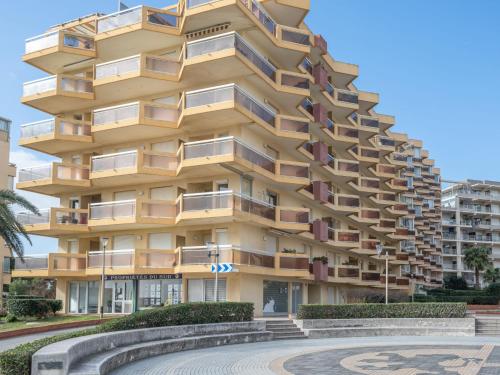 Apartment Les Balcons de la Plage-6 by Interhome