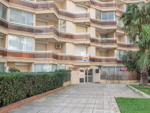 Apartment Les Balcons de la Plage-6 by Interhome