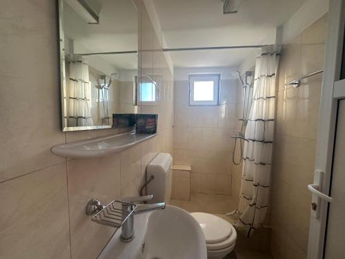 Ένα μπάνιο στο Casa Rustic cazare