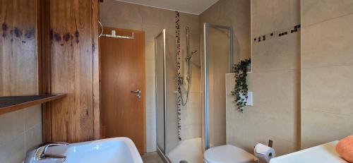 Koupelna v ubytování Ferienwohnung LFR18 Brise