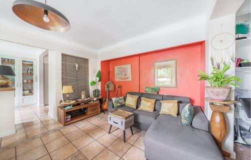 Χώρος καθιστικού στο Beautiful Home In Aix-En-Provence
