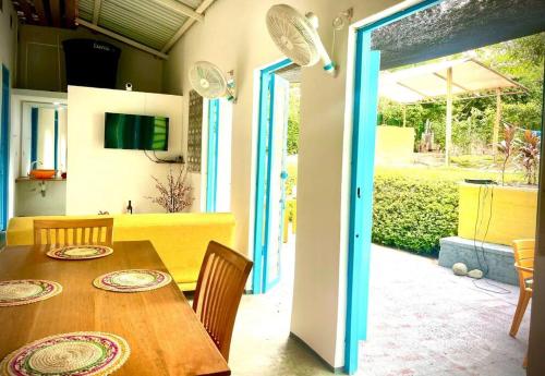 Taman di luar Casa Encanto