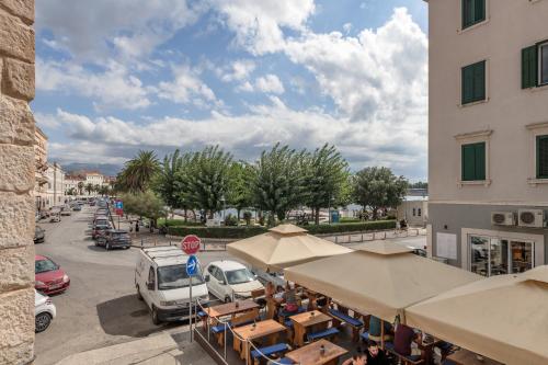 Family Bliss Central Apartment