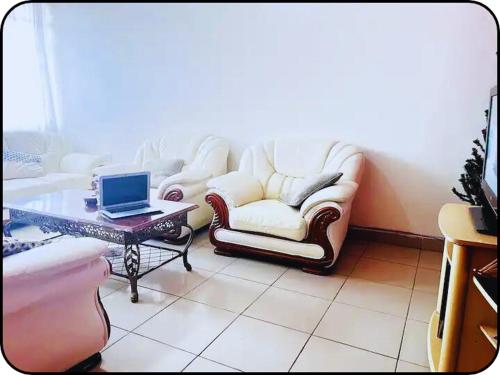 Χώρος καθιστικού στο NIA Home - 2 Bedroom, 2 Baths Affordable, Spacious & Budget Friendly Apartment