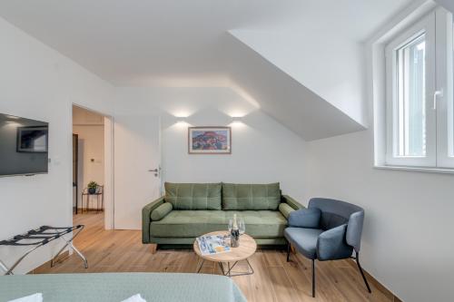Family Bliss Central Apartment