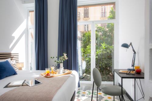 SingularStays Ca Iconic Living