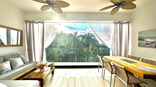 All-New Zen Apartment with TreeTops and Ocean Views !