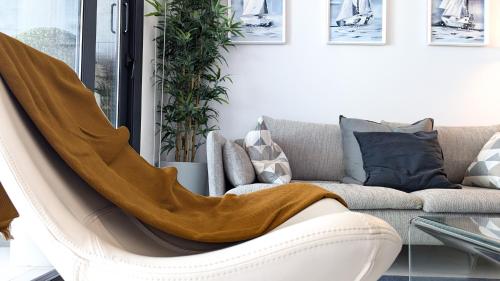 SUNSET WAVES sweet apartment