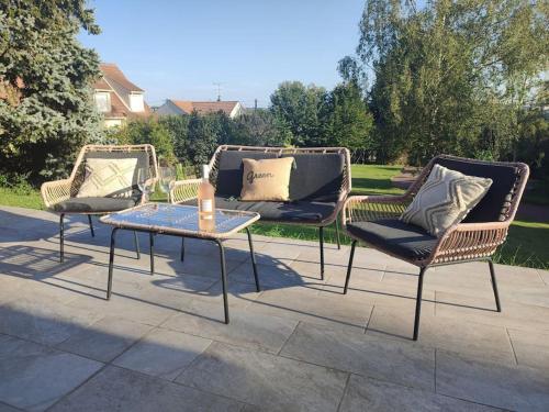 Petite maison avec jardin, Disney 15 min, Paris 25 min