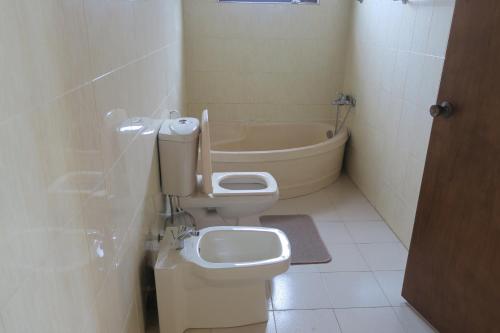 Un baño de Riverview Kandy