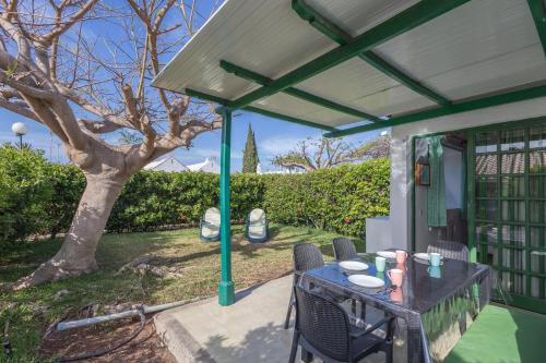 Private Solarium Bungalow Garden