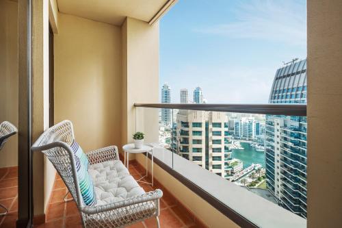 Spacious, Deluxe, 5BR plus maidroom on JBR walk Next to Beach ,Tram & Mall by La Buena Vida Holiday Homes