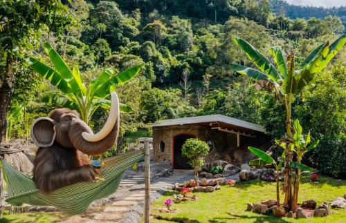 Jardín al aire libre en Rocka Verde Retreat 8th Wonder of the World
