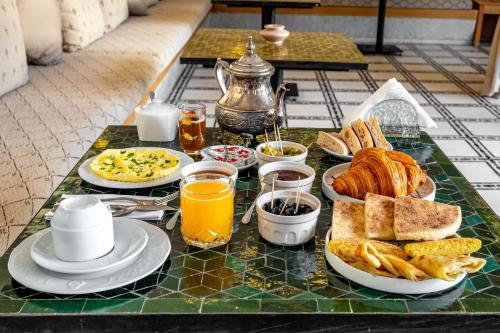 Mâncare la sau în apropiere de acest riad