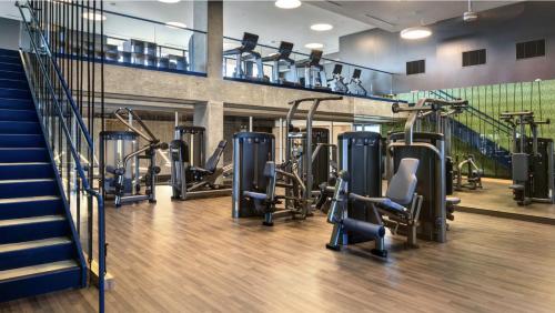 Фитнес-центр и/или тренажеры в Glamorous Getaway in Hollywood