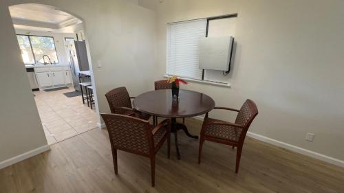 TV o dispositivi per l'intrattenimento presso Oasis Hm near Rancho Vista- Shared Hm
