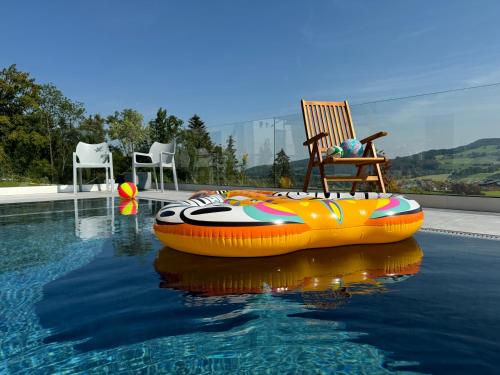 Bazén v ubytování Ferienwohnungen mit privater Sauna und traumhaften Salzwasser-Pool nebo v jeho okolí